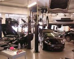 HWM Aston Martin Workshop